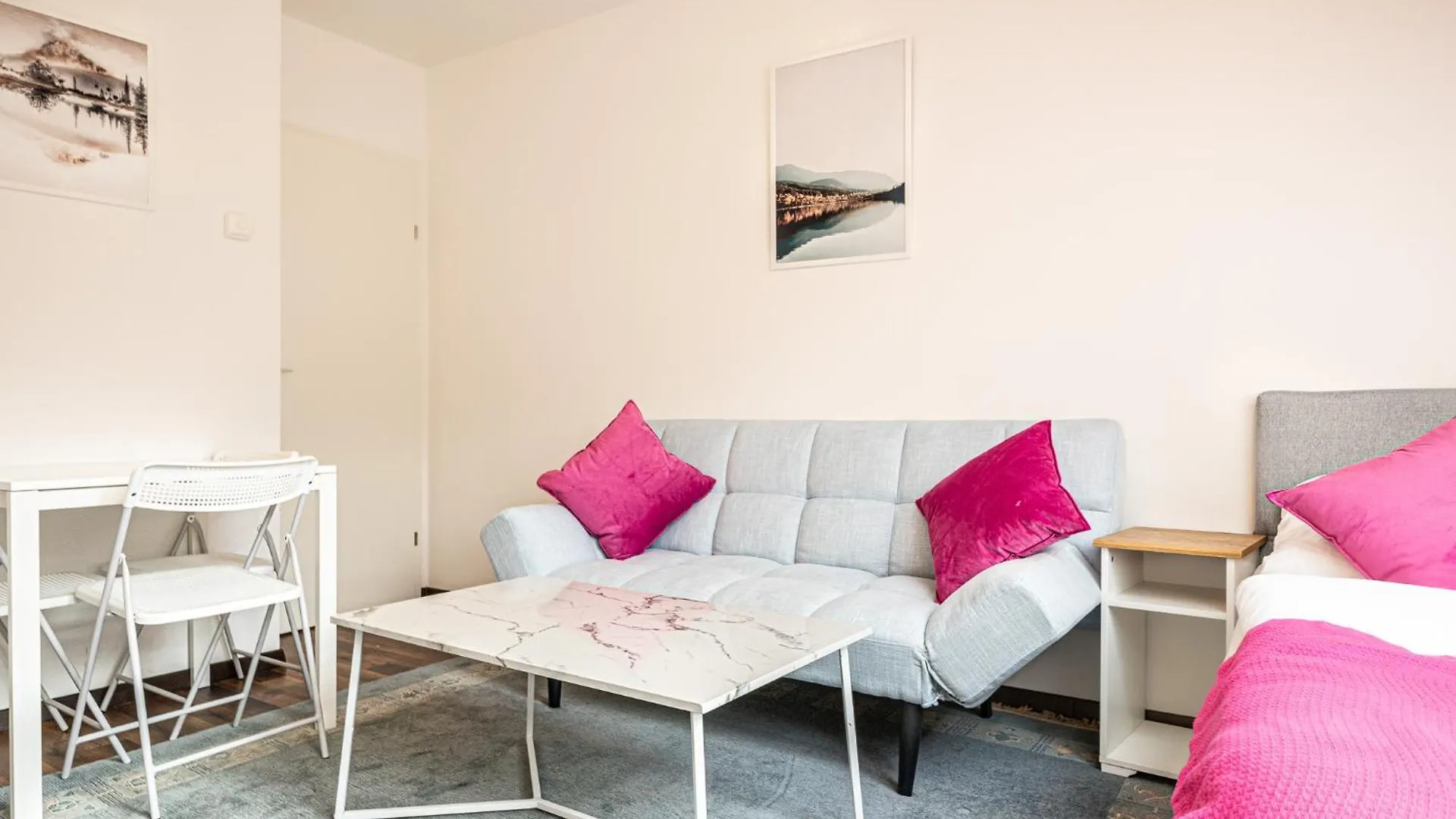 Airy Attic Apt.: Stylish Studio At Penzing Area Viena